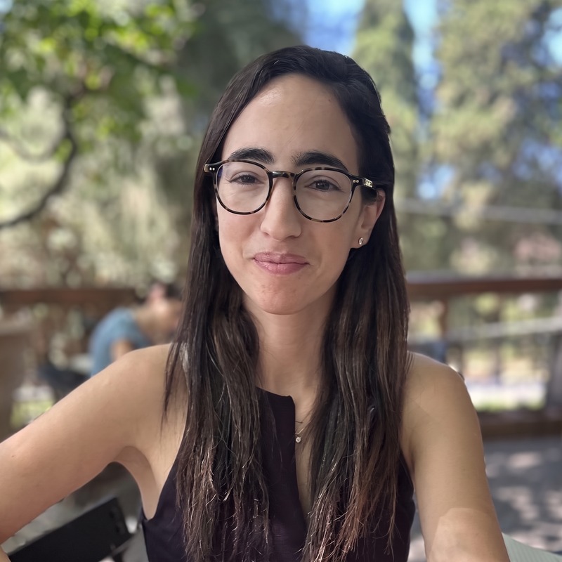 שיר, מלמדת נשים ליצור סיסטמים פיננסיים להגשמה